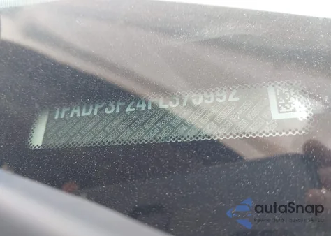 2015 Ford Focus Se z USA, uszkodzony, nr VIN 1FADP3F24FL375992